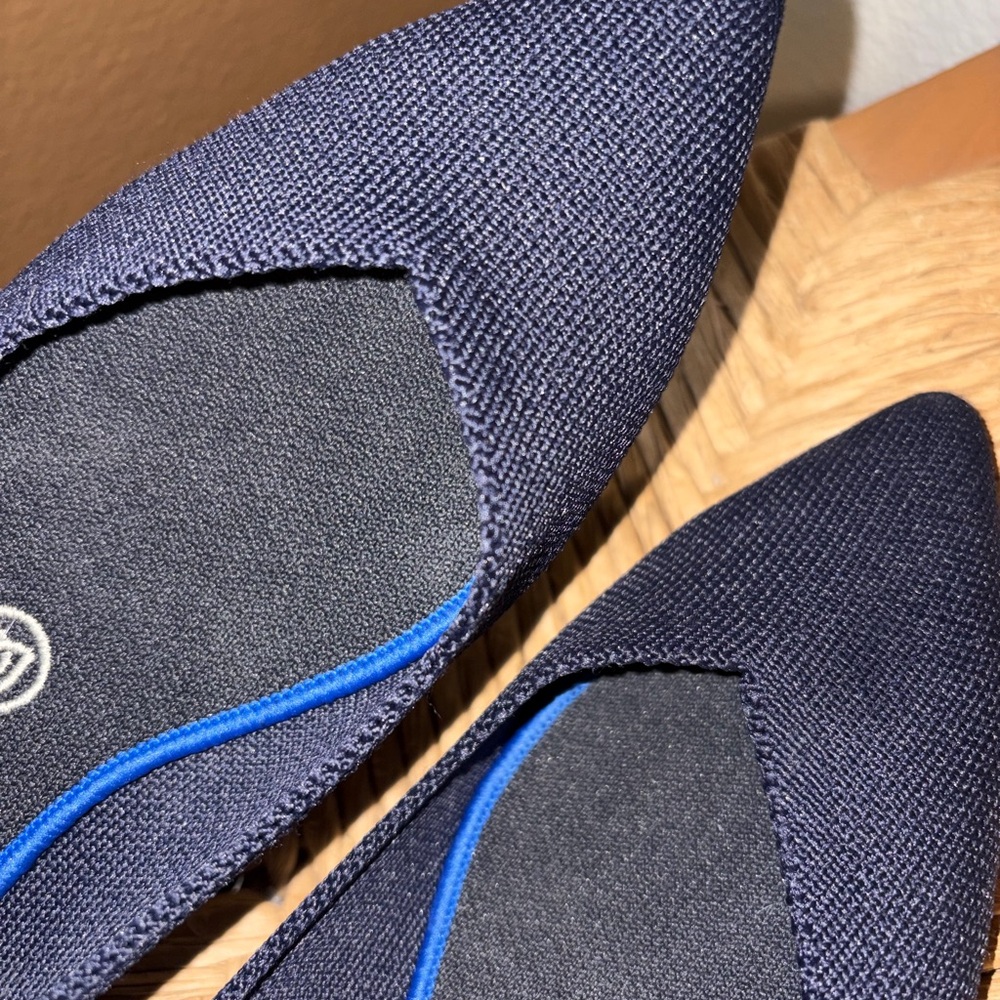 Rothy’s “the point” navy blue flats size 9W - Picture 6 of 8